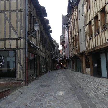 Le Chalet Troyen Труа Экстерьер фото